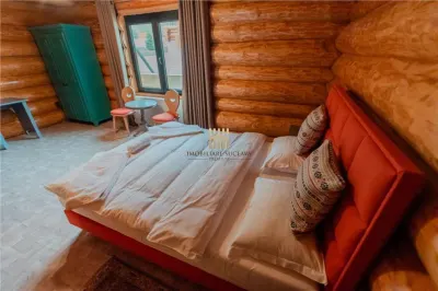Cabană din Bușteni de Vânzare în Bucovina | Mălini | La Munte | 180 mp | Teren 1.200 mp | 4 Dormitoare cu Băi Proprii | Comision 0% - foto 11