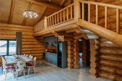 Cabană din Bușteni de Vânzare în Bucovina | Mălini | La Munte | 180 mp | Teren 1.200 mp | 4 Dormitoare cu Băi Proprii | Comision 0% - foto 12
