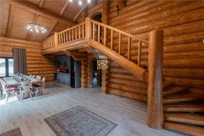 Cabană din Bușteni de Vânzare în Bucovina | Mălini | La Munte | 180 mp | Teren 1.200 mp | 4 Dormitoare cu Băi Proprii | Comision 0% - foto 14