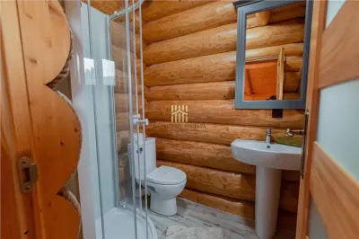 Cabană din Bușteni de Vânzare în Bucovina | Mălini | La Munte | 180 mp | Teren 1.200 mp | 4 Dormitoare cu Băi Proprii | Comision 0% - foto 22
