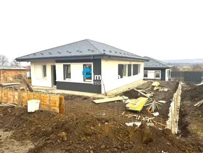 Casa Parter – 3 dormitoare, 2 bai, 92 mp utili – Zona Horpaz - foto 2