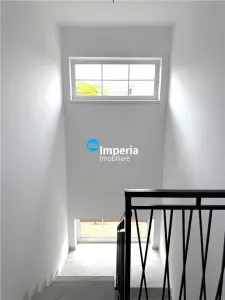 Vila moderna, 4 cam, 2 bai , 450 teren, priveliste, Valea Adanca Iasi - foto 11