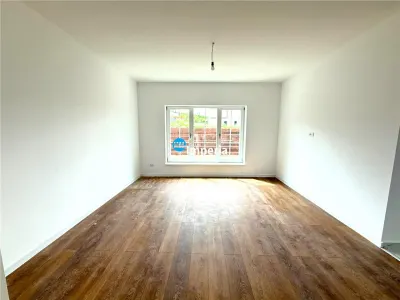 Vila moderna, 4 cam, 2 bai , 450 teren, priveliste, Valea Adanca Iasi - foto 10