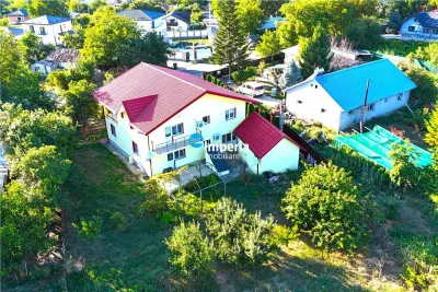 Vila 5 cam, 3 bai, beci, 800 teren, mobilata, Aroneanu Iasi - Aroneanu