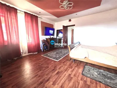 Vilă cu garaj 235mp, Nicolina, 1000 teren, acces asfaltat, locație excelenta - foto 5