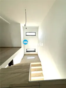 Casa 4 cam, teren 500, canalizare, asfalt, Legaga Ciurbesti - foto 3