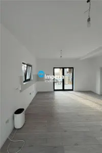 Vila moderna de vanzare – Hlincea, zona Stejar (str. Cortez)Vila dispune de 4 camere, dintre care 3 dormitoare, avand o suprafata utila de 110 mp si e - foto 2