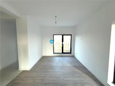 Vila moderna de vanzare – Hlincea, zona Stejar (str. Cortez)Vila dispune de 4 camere, dintre care 3 dormitoare, avand o suprafata utila de 110 mp si e - foto 9
