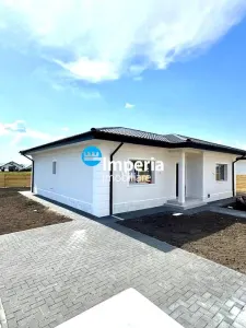 Casa P 34 cam. 2 bai, rate, pe 5 ani, 420 teren, Vorovesti Miroslava - Vorovesti