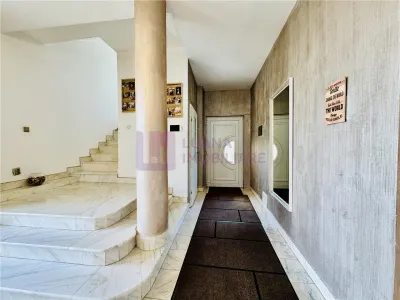 Vila individuala premium cu trei apartamente | Strand | teren 465 mp | - foto 12