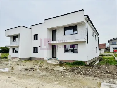 Casa de vanzare | curte 50 mp | Cartierul Arhitectilor | NOUA | 3 camere - Cisnadie