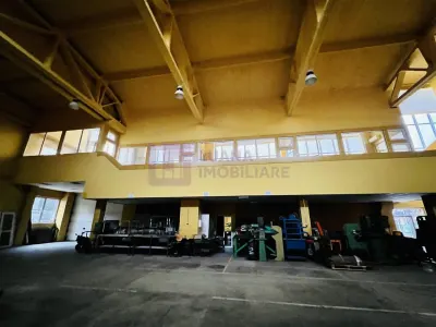 Spatiu industrial in Sibiu | 1000 mp | Central | cu birouri, apartament | h 15 m - foto 3