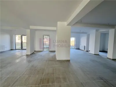Spatiu comercial zona Vest | la strada | 2 parcari | 111 mp - foto 1
