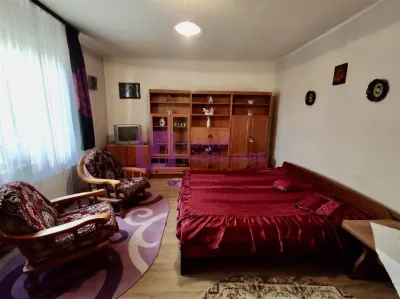 Casa cu 2 camere de inchiriat  - Turnisor - curte comuna - Sibiu