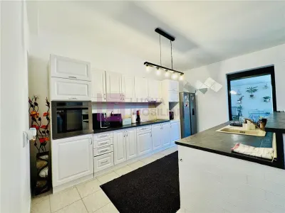 Casa pe un singur nivel Sura Mare | teren 701 mp | 2 constructii | video - foto 12