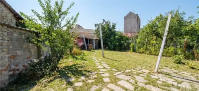 RECO Apartament la casa in Oradea la 3 min de Centru- teren 231mp - foto 2