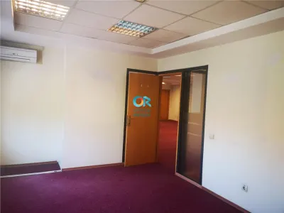 Spatiu de birouri de inchiriat - zona centrala - foto 14