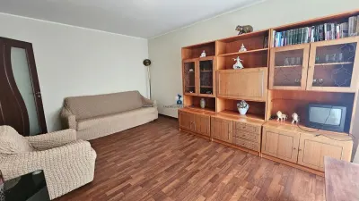 Apartament 3 camere Decomandat  Izvorul Crisului - foto 2