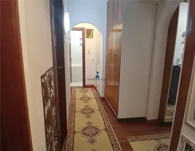 Vanzare Apartament 4 Camere Decomandat Aparatorii Patriei - Bucuresti
