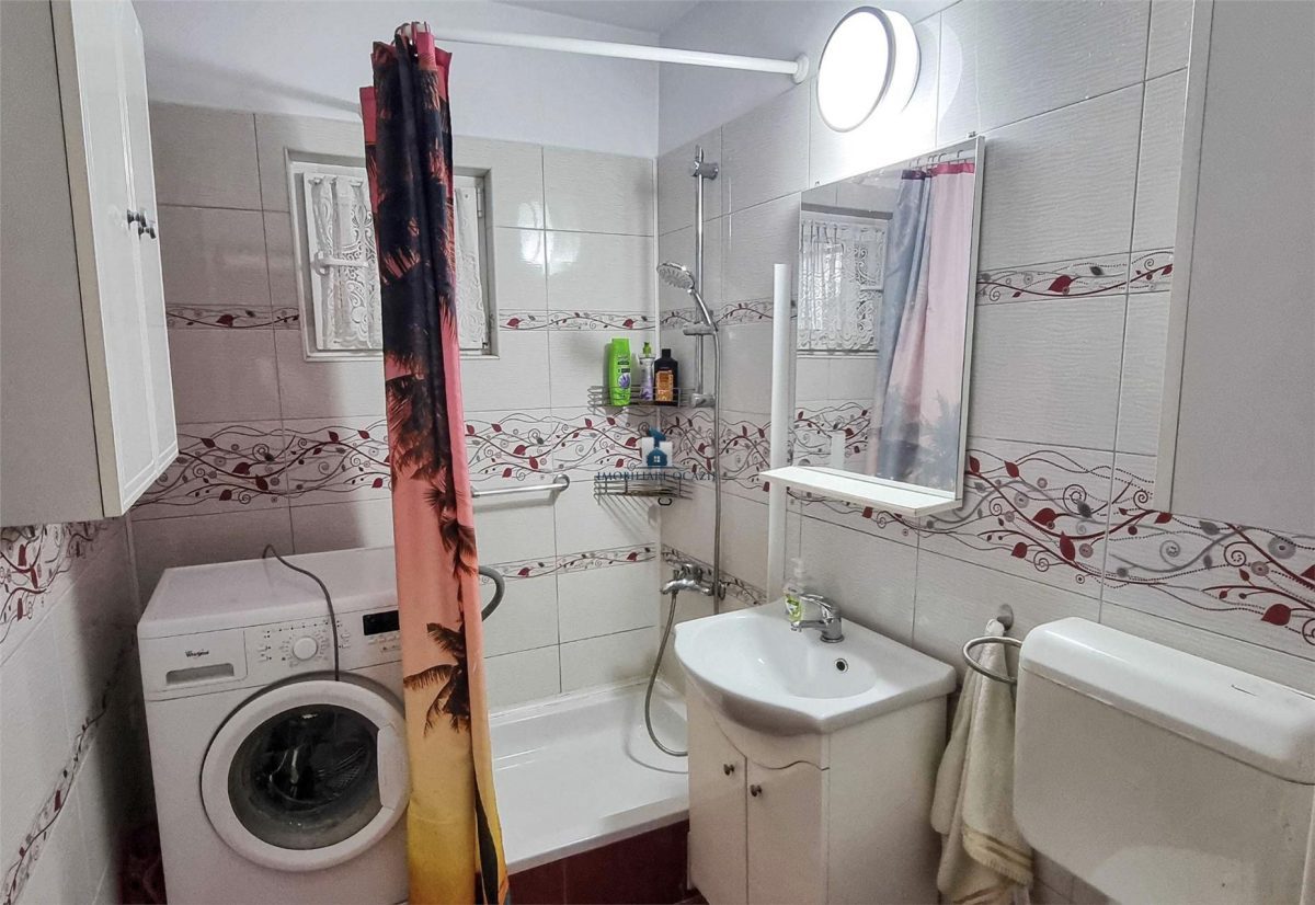 Inchiriere Apartament 3 Camere Semidecomandat Bd.Ctin.Brancoveanu - Bucuresti