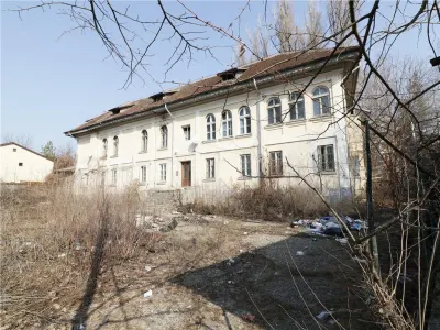 Cladire istorica- Ideal Investitie 700 mp + 3200 mp teren, Tatarasi - Spital Pascanu - foto 2