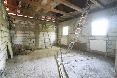 Proprietate unica, cu potential de dezvoltare  400 mp construiti + teren generos, pozitie excelenta - foto 9