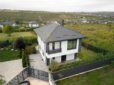 Vila individuala de vanzare in Visan ,eleganta, confort si panorama spectaculoasa - Visan