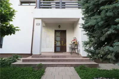 Vila individuala in Copou, 7 camere, 4 bai, garaj, beci, 280 mp util - foto 11