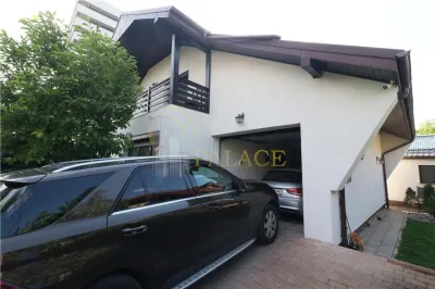 Vila individuala in Copou, 7 camere, 4 bai, garaj, beci, 280 mp util - foto 12