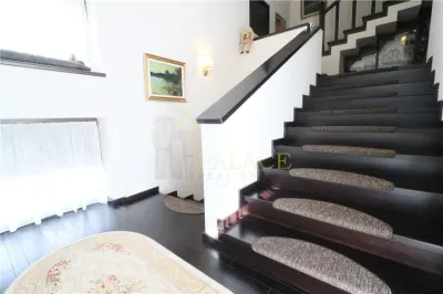 Vila individuala in Copou, 7 camere, 4 bai, garaj, beci, 280 mp util - foto 17