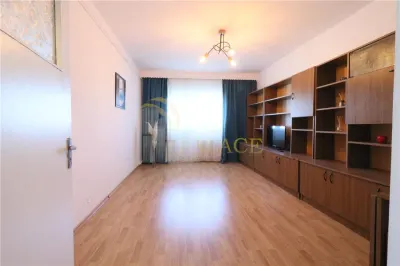 Apartament de 3 camere Decomandat, Hala centrala - foto 1