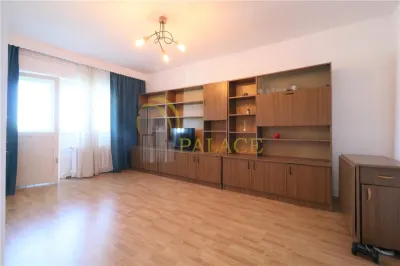 Apartament de 3 camere Decomandat, Hala centrala - foto 2