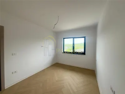 Casa noua, 4 camere Bucium, priveliste spectaculoasa. - foto 11