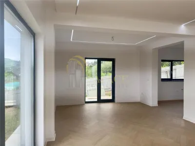 Casa noua, 4 camere Bucium, priveliste spectaculoasa. - foto 5