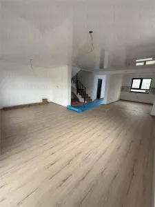 DUPLEX 4 CAMERE, IN CARTIER IZVOR LA 3.5 KM DE BRASOV - foto 4