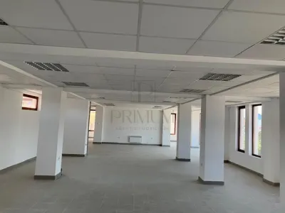 Cladire de inchiriat - 860 mp - zona excelenta - parter - 2 etaje - mansarda - Timisoara