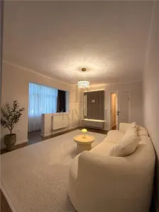 FAVORIT | 3 CAM | RENOVAT TOTAL | PARTER | BALCON | UTILAT | ZONA DE INTERES - Timisoara