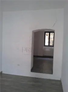SPATIU COMERCIAL - ULTRACENTRAL - CENTRALA PROPRIE - AER CONDITIONAT - foto 4