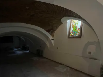 SPATIU COMERCIAL -  ZONA ULTRACENTRALA - 4 PUNCTE DE ACCES - TRIFAZIC - 380MP - AUTORIZAT ISU - foto 7
