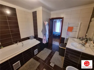 De vanzare casa individuala cu garaj, la cheie, 6 cam, 3 bai, cu 2311 mp , Nazna - foto 5