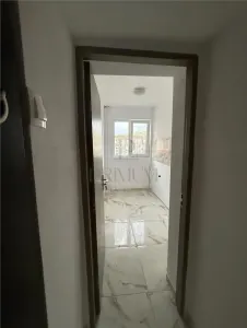 Spitalul Judetean - 2 Camere - Etaj intermediar - Bloc izolat - Complet renovat - foto 3