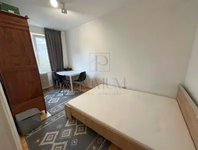 Apartament 3 camere 65 mp 300 m de Facultatea de Medicina Renovat - foto 2