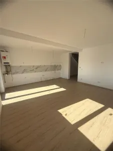 MOSNITA - COMPARTIMENTARE EXCELENTA - FOARTE SPATIOS - DUPLEX - Mosnita Veche