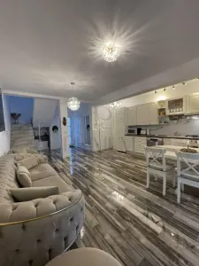 Apartament in casa insiruita - zona buna - mobilat utilat - curte amenjata - foto 2