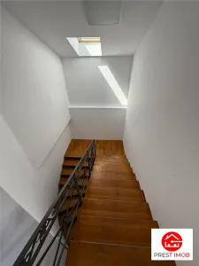 De inchiriat spatiu birouri, 10 birouri , 4 bai, garaj, 4 bai si teren 10 arii,Sancraiul de Mures - foto 5