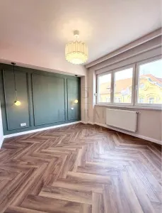 PIATA VICTORIEI - 3 CAMERE RENOVAT - ETAJ 4 LIFT - CENTRALA - CLIMA -DECOMANDAT - Timisoara