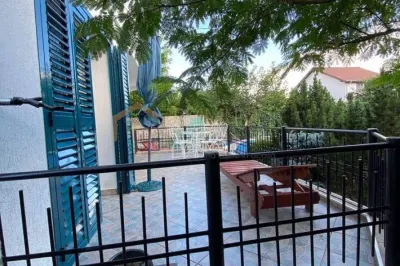 BRAYTIM - CASA INDIVIDUALA - 5 cam - 3 bai -  GARAJ - TERASA - PISCINA - IAZ - 900mp TEREN - foto 13