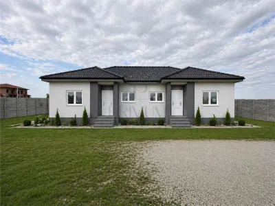 Duplex personalizare interioara - canalizare - drum pavat - foto 1