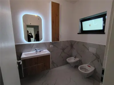 Duplex pe plan - teren generos - zona aproape de toate magazinele - foto 11