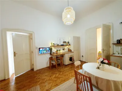 ULTRACENTRAL - 3 CAMERE - SPATIOS - CENTRALA/AC - RENOVAT  - LIFT - VILA ISTORICA - foto 3